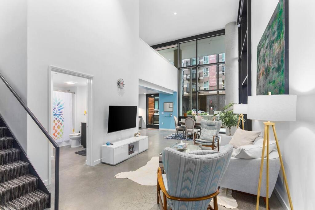 Airy And Open Corner Loft - 92 Walkscore Redmond Bagian luar foto